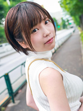 月乃ひなの顔写真