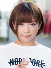 紗倉まなの顔写真