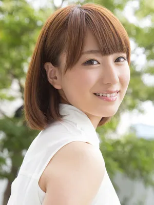 初川みなみ